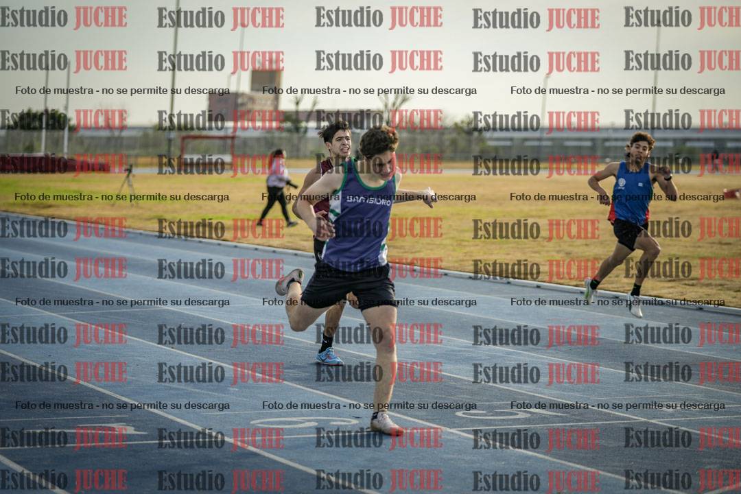 Fotos de los 400 m con vallas de varones