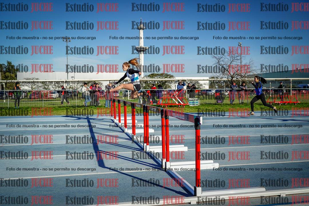 Fotos de los 100 m con vallas de mujeres - U17