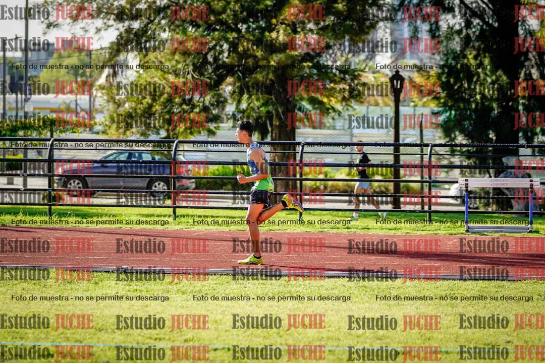 Fotos de los 295 m con vallas de varones