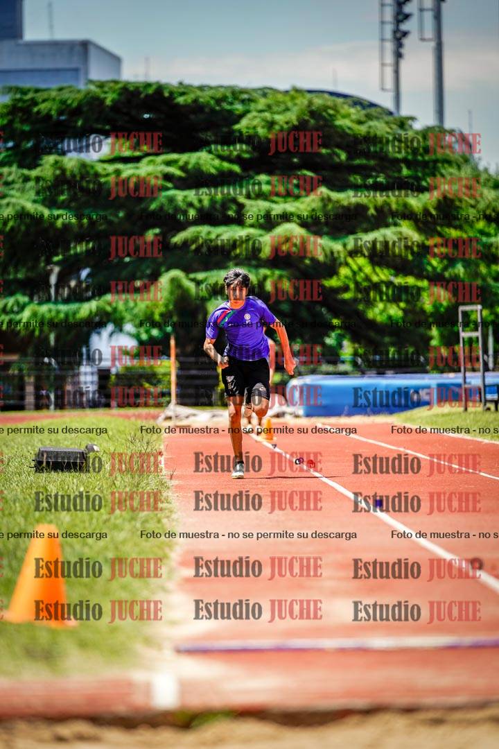 Fotos del salto en largo de varones