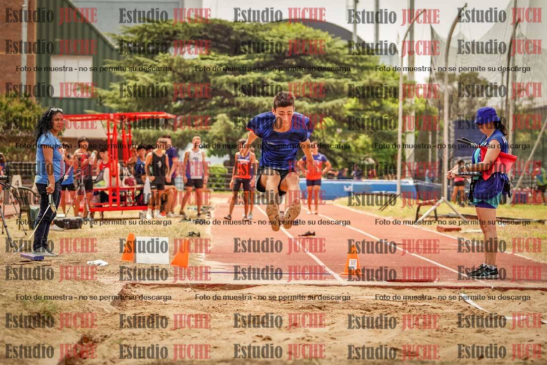 Fotos del salto en largo de varones