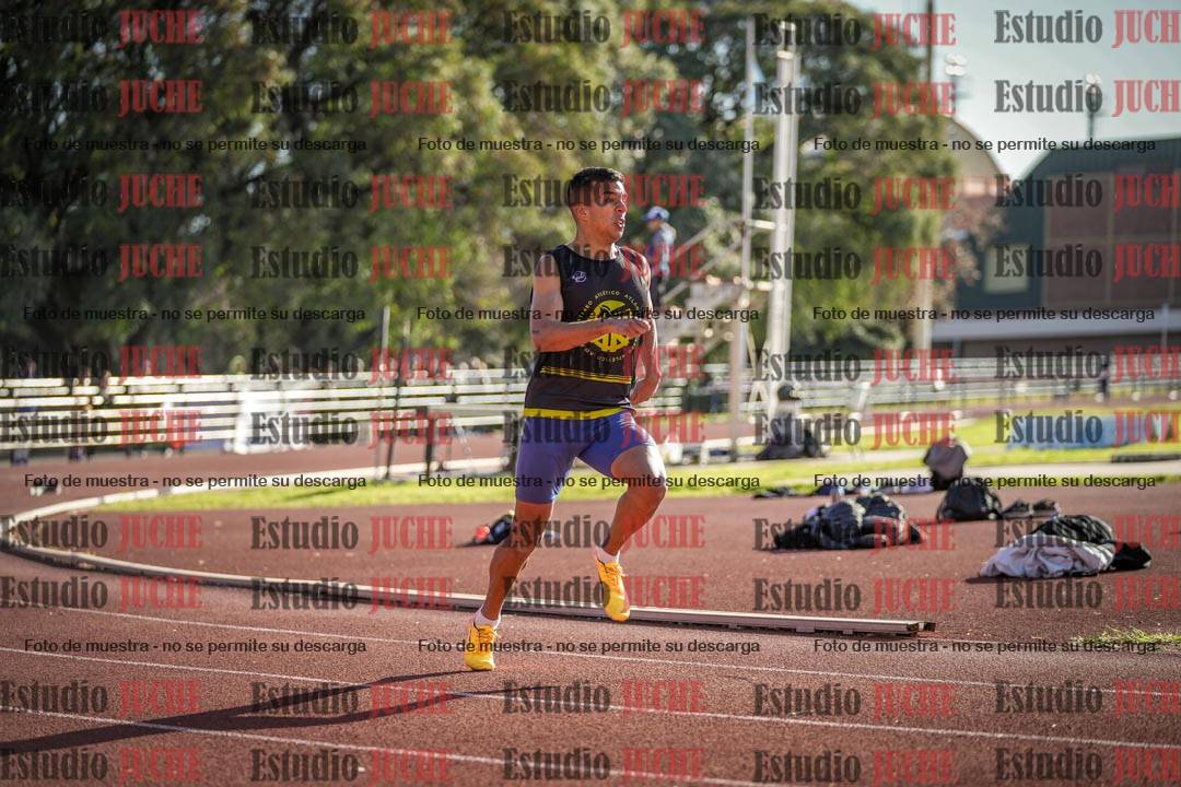 Fotos de los 400 m con vallas de varones