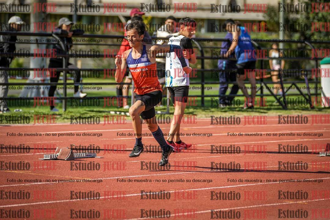 Fotos de los 295 m con vallas de varones