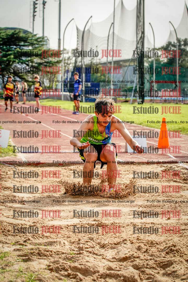 Fotos del salto en largo de varones