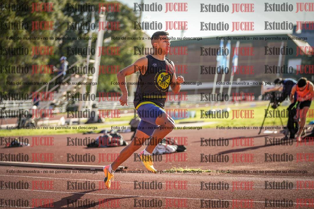 Fotos de los 400 m con vallas de varones