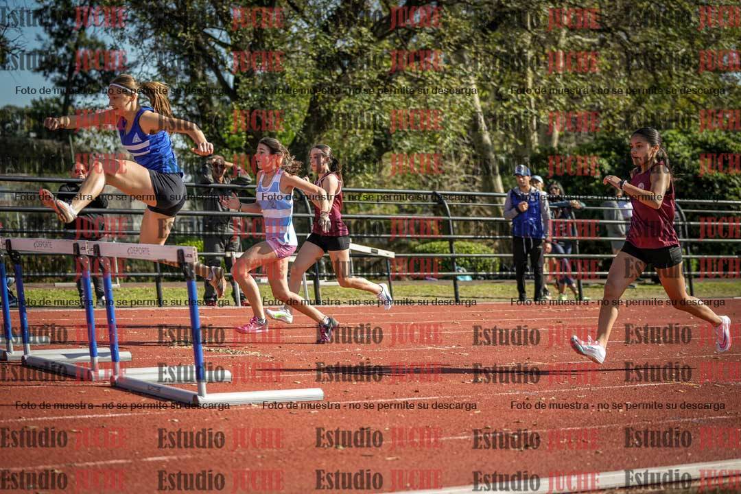 Fotos de los 80 m con vallas de mujeres - U16