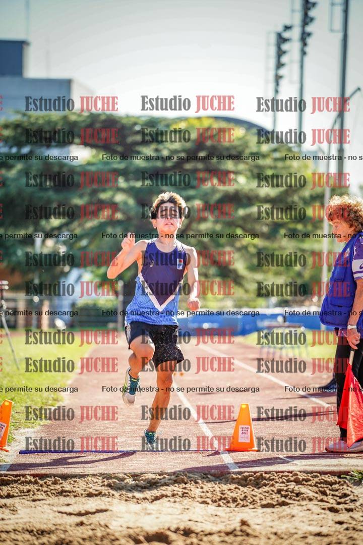 Fotos del salto en largo de varones - U16