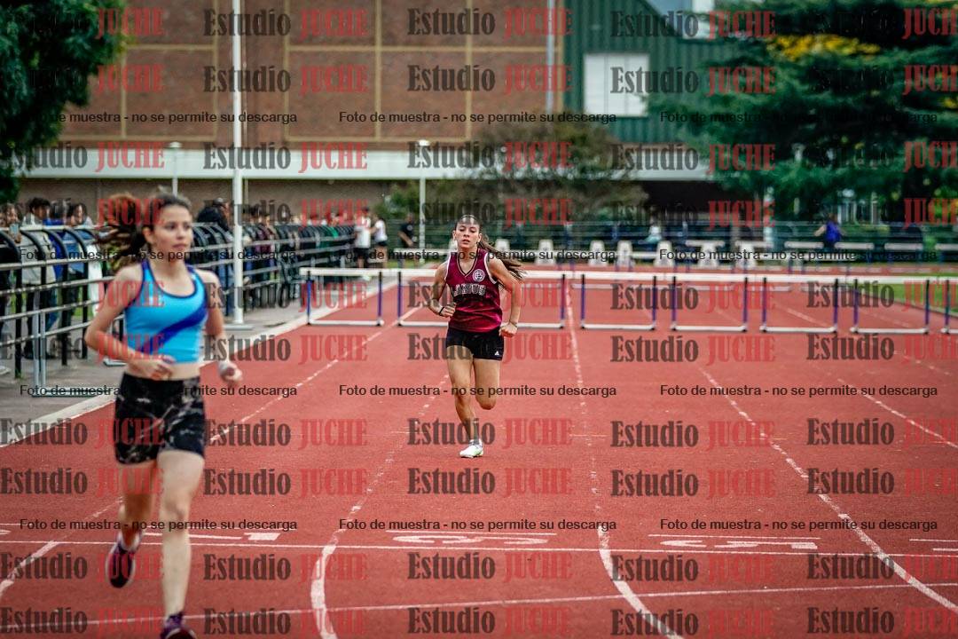 Fotos de los 295 m con vallas de mujeres