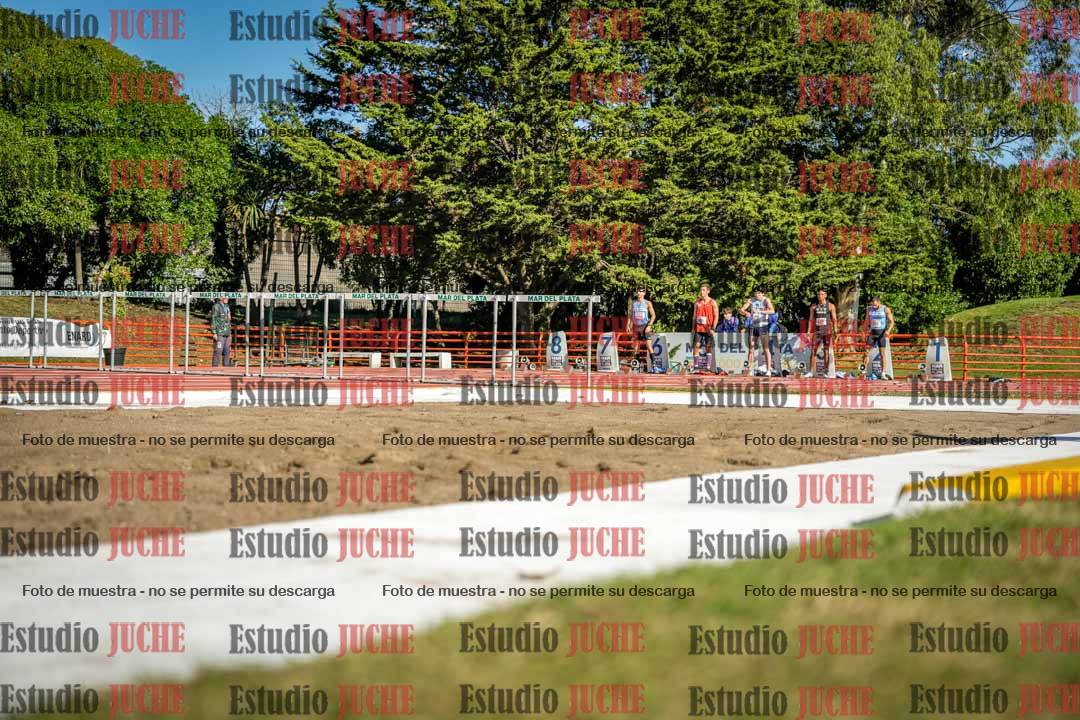 Fotos de los 100 m con vallas de varones - deca 6