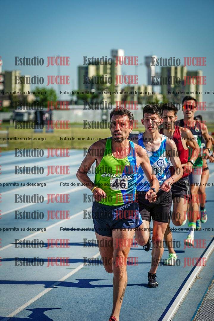 Fotos de los 5000 m de mujeres y varones - serie 1