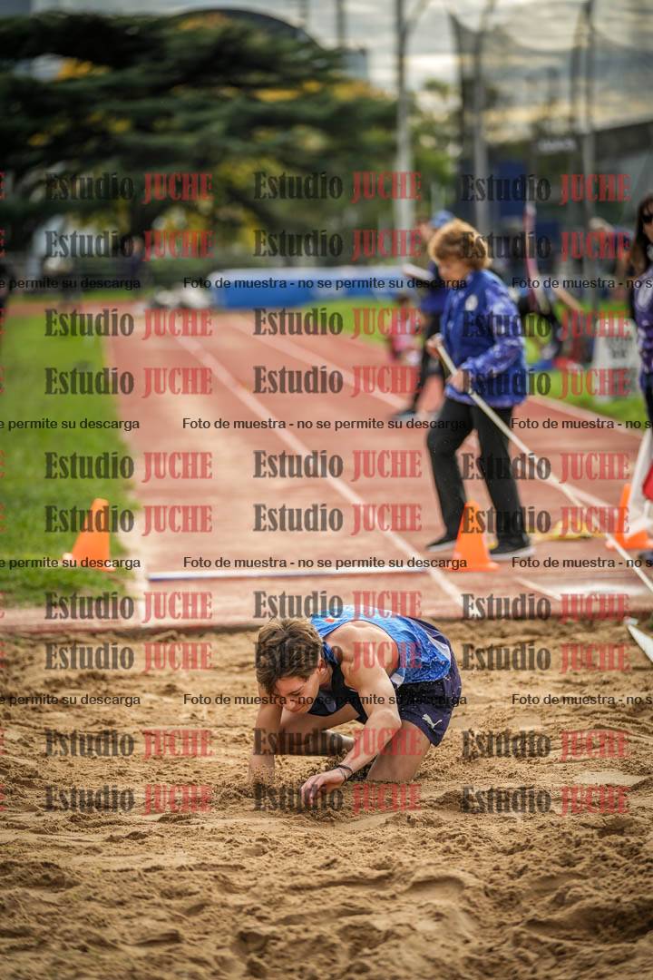 Fotos del salto en largo - varones mayores