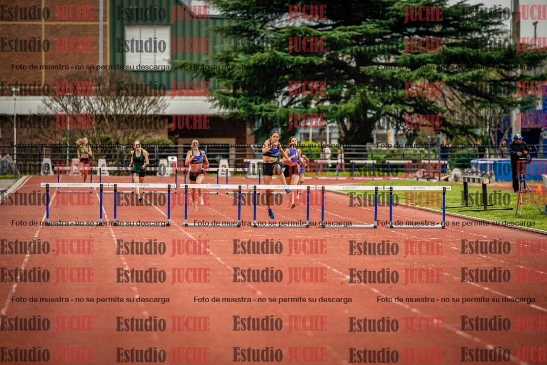 Fotos de los 295 m con vallas de mujeres