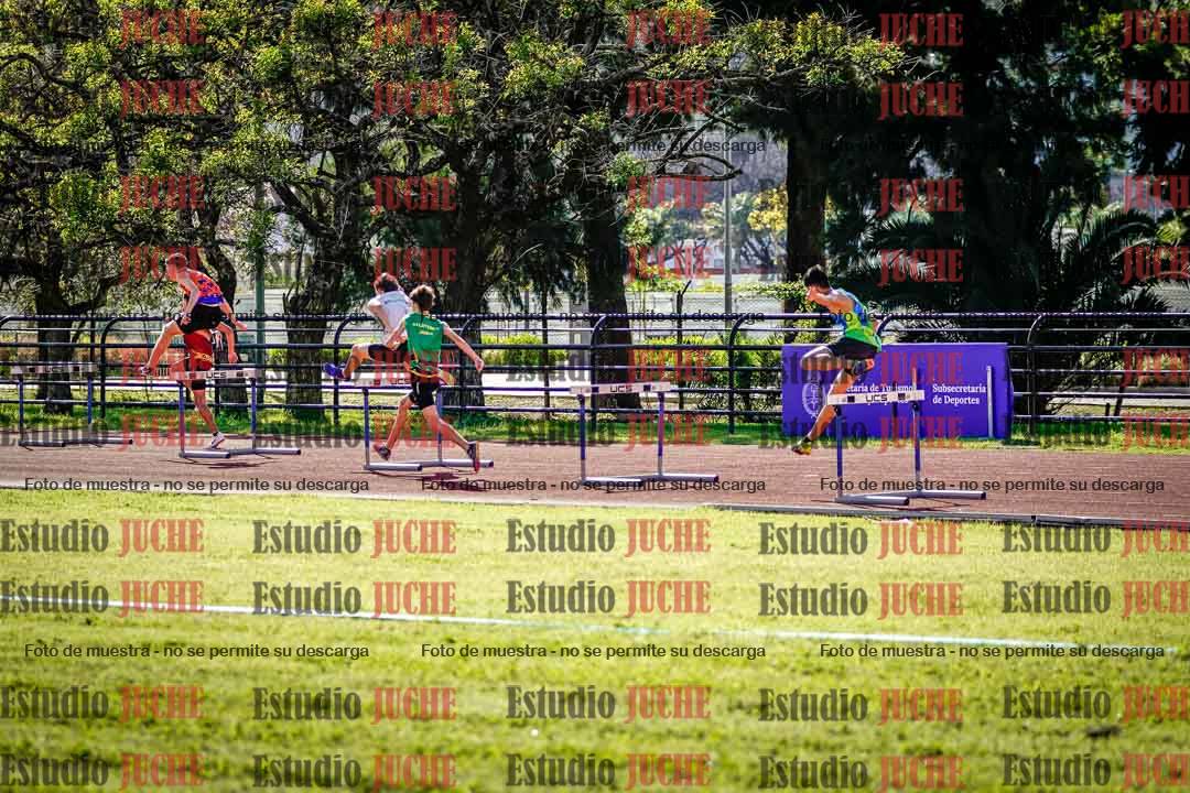 Fotos de los 295 m con vallas de varones