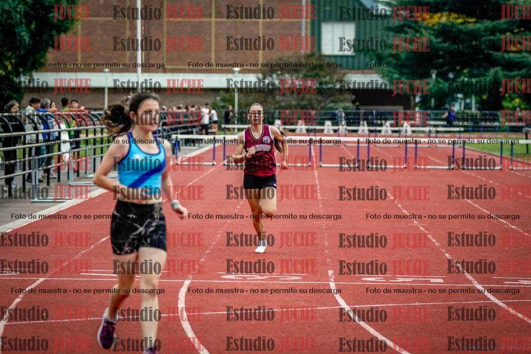 Fotos de los 295 m con vallas de mujeres