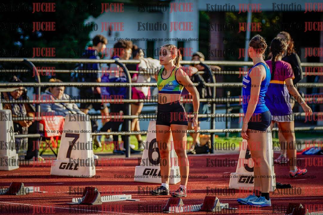 Fotos de los 100 m con vallas de mujeres