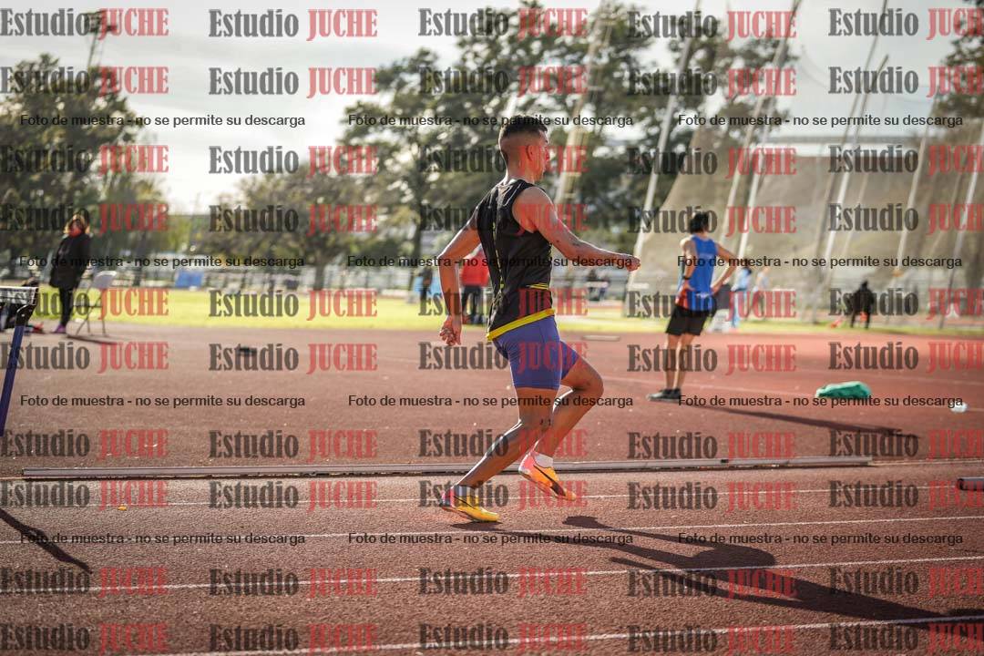 Fotos de los 400 m con vallas de varones