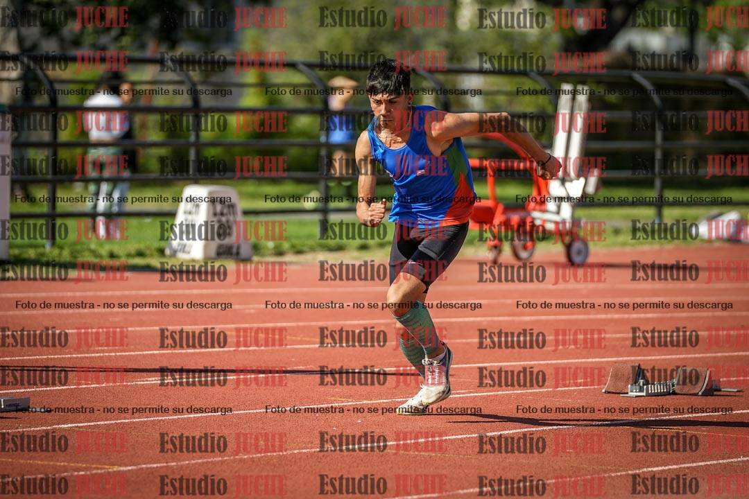 Fotos de los 295 m con vallas de varones
