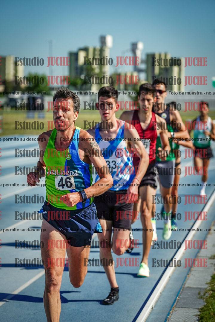 Fotos de los 5000 m de mujeres y varones - serie 1