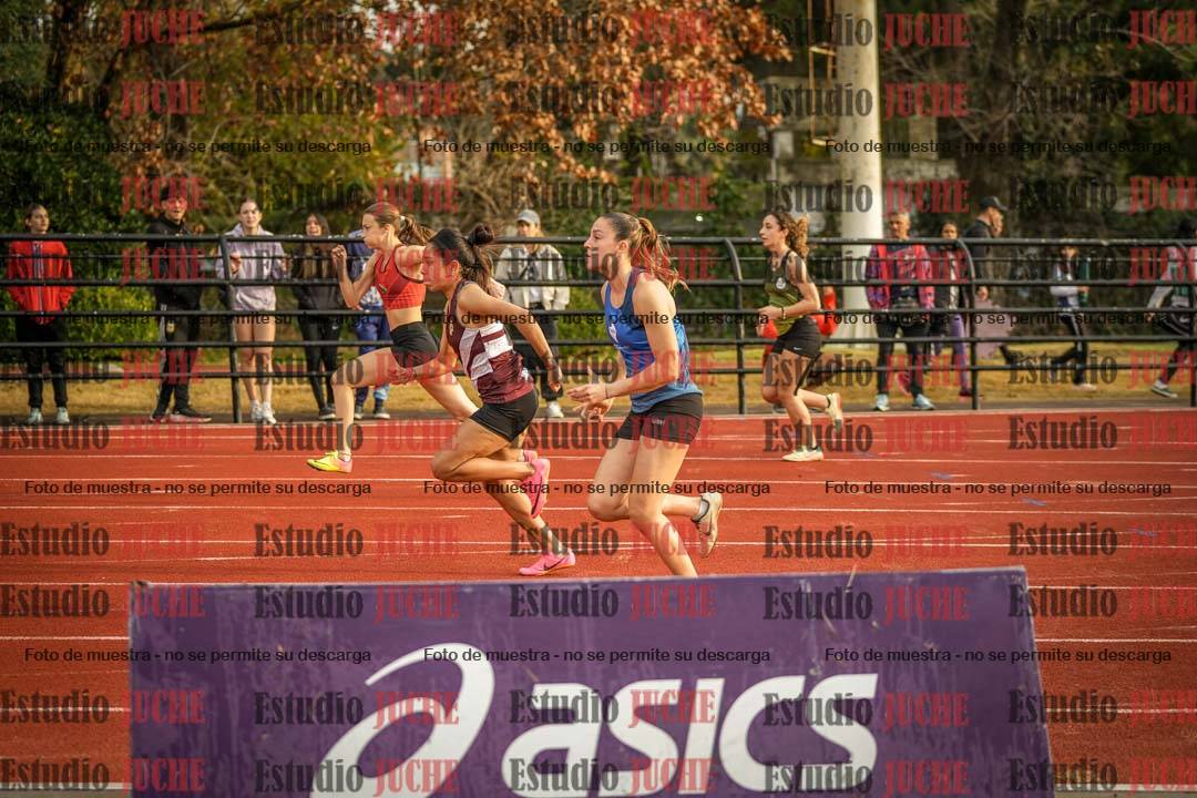 Fotos de los 100 m con vallas de mujeres