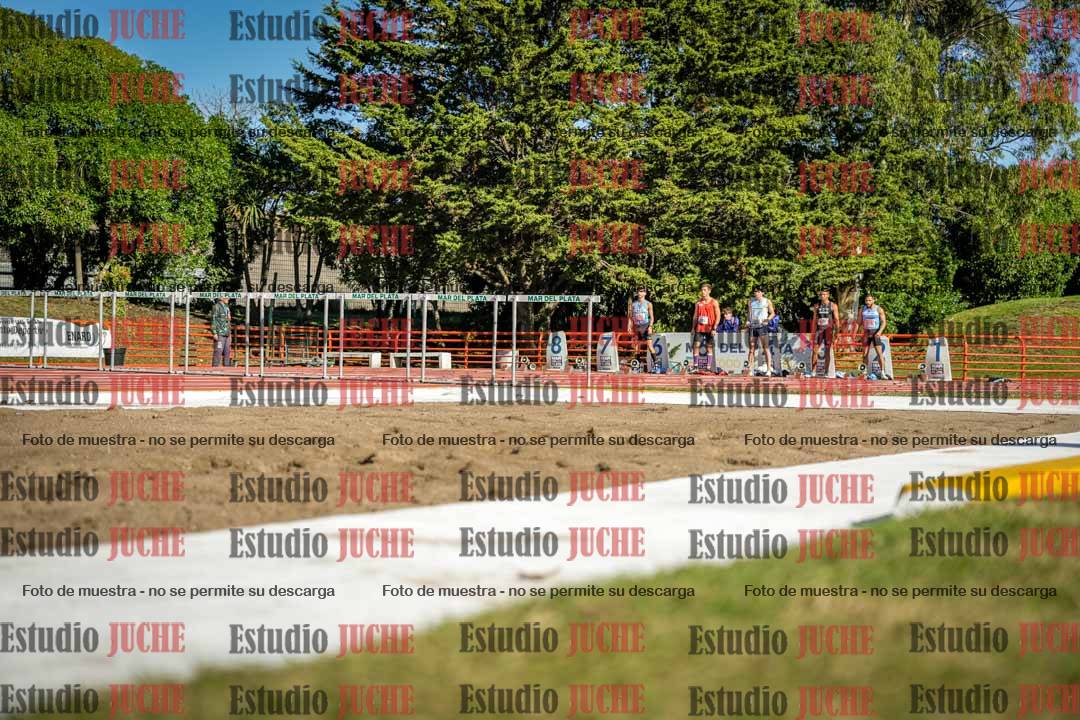 Fotos de los 100 m con vallas de varones - deca 6