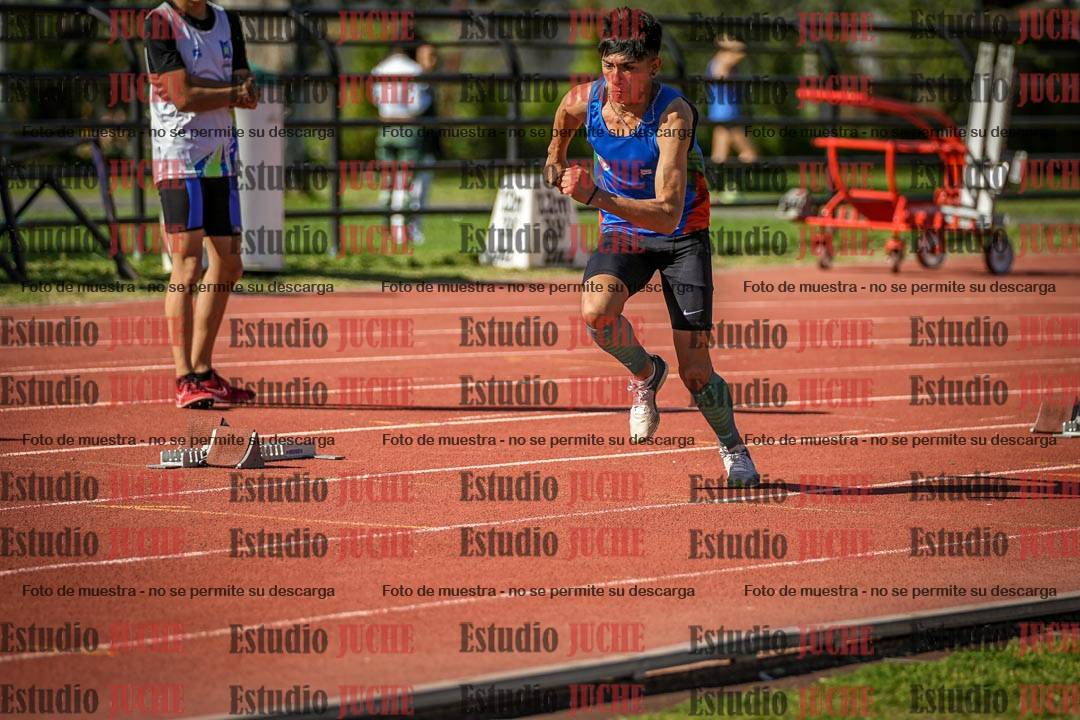 Fotos de los 295 m con vallas de varones