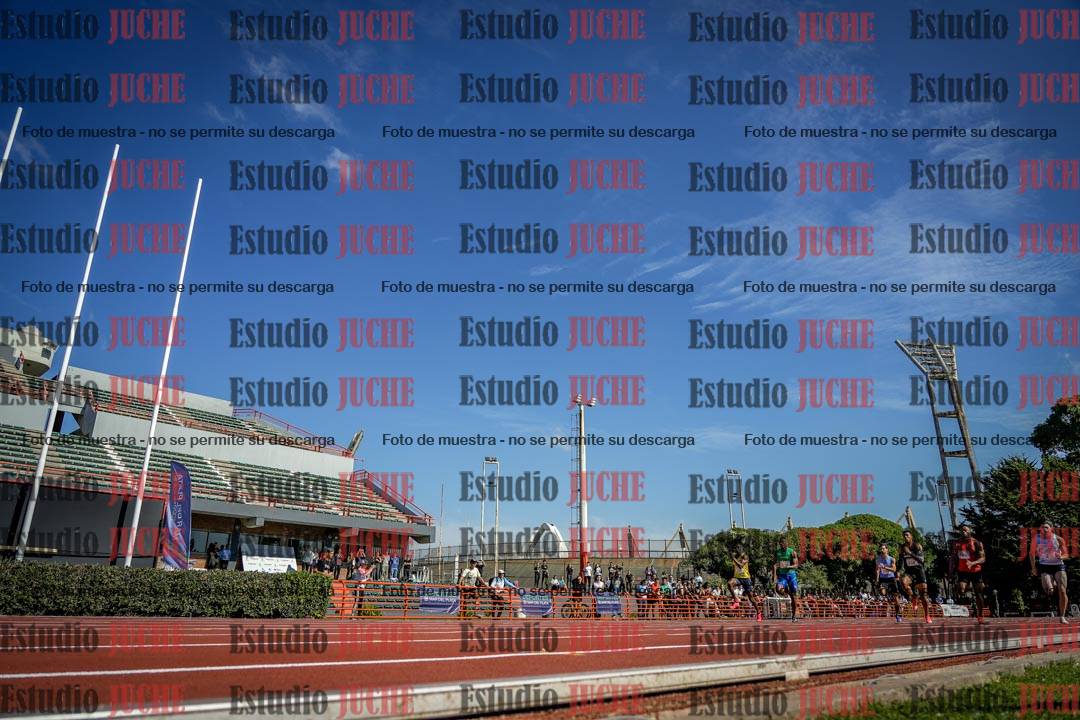 Fotos de los 100 m llanos de varones - deca 1