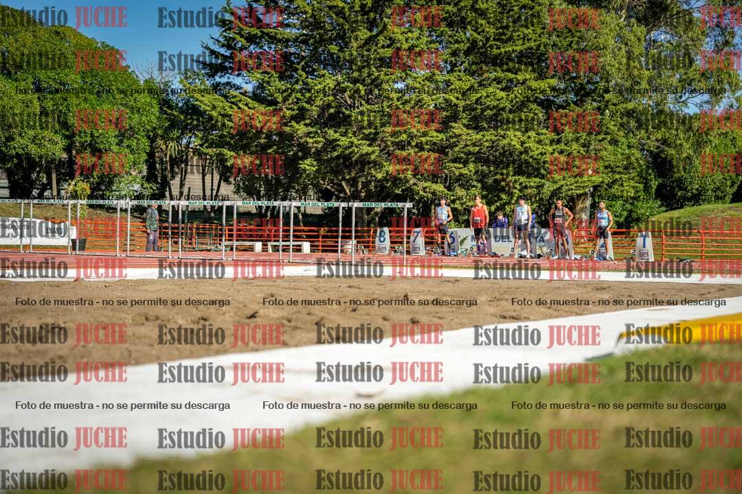 Fotos de los 100 m con vallas de varones - deca 6