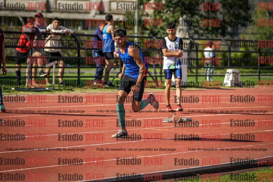 Fotos de los 295 m con vallas de varones
