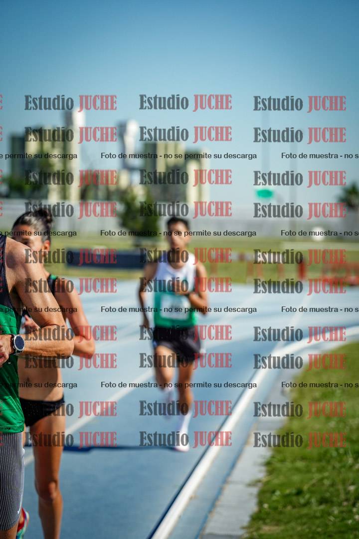 Fotos de los 5000 m de mujeres y varones - serie 1