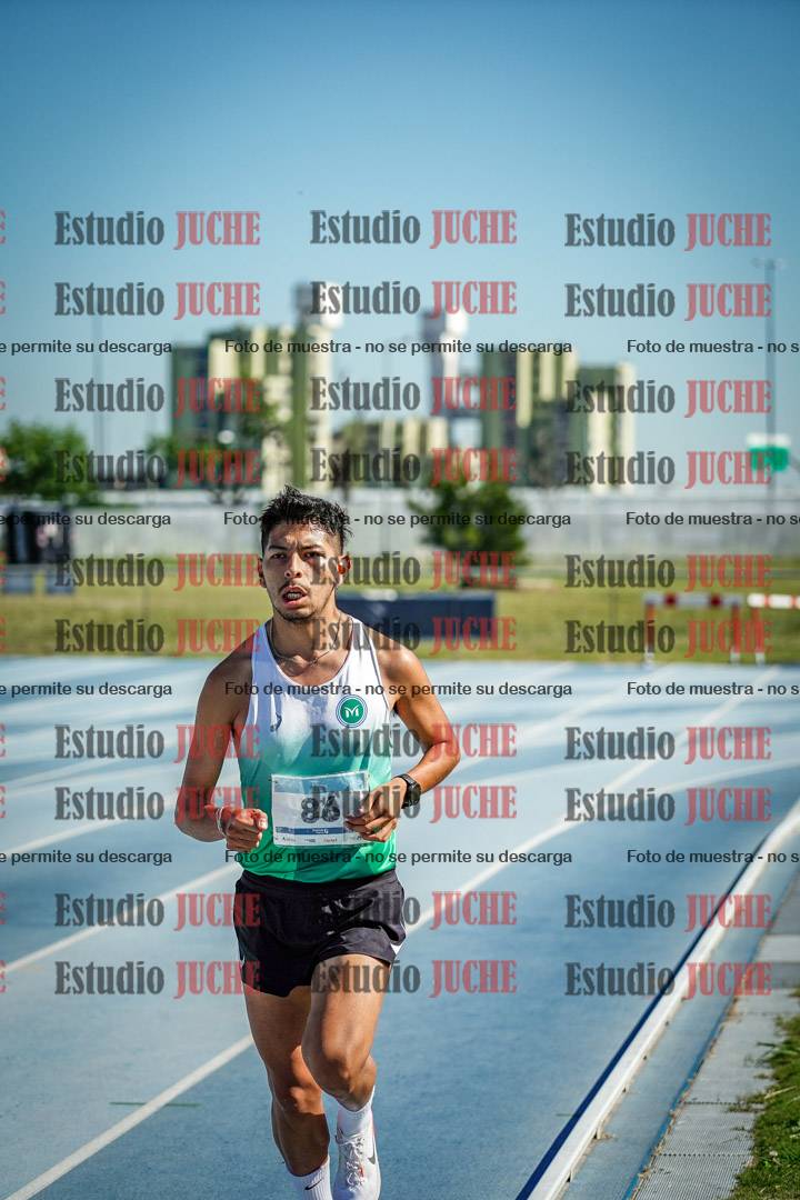 Fotos de los 5000 m de mujeres y varones - serie 1