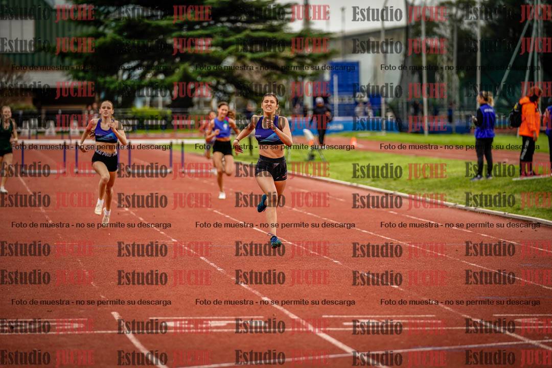Fotos de los 295 m con vallas de mujeres