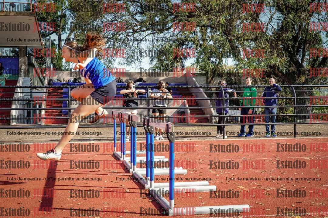 Fotos de los 80 m con vallas de mujeres - U16