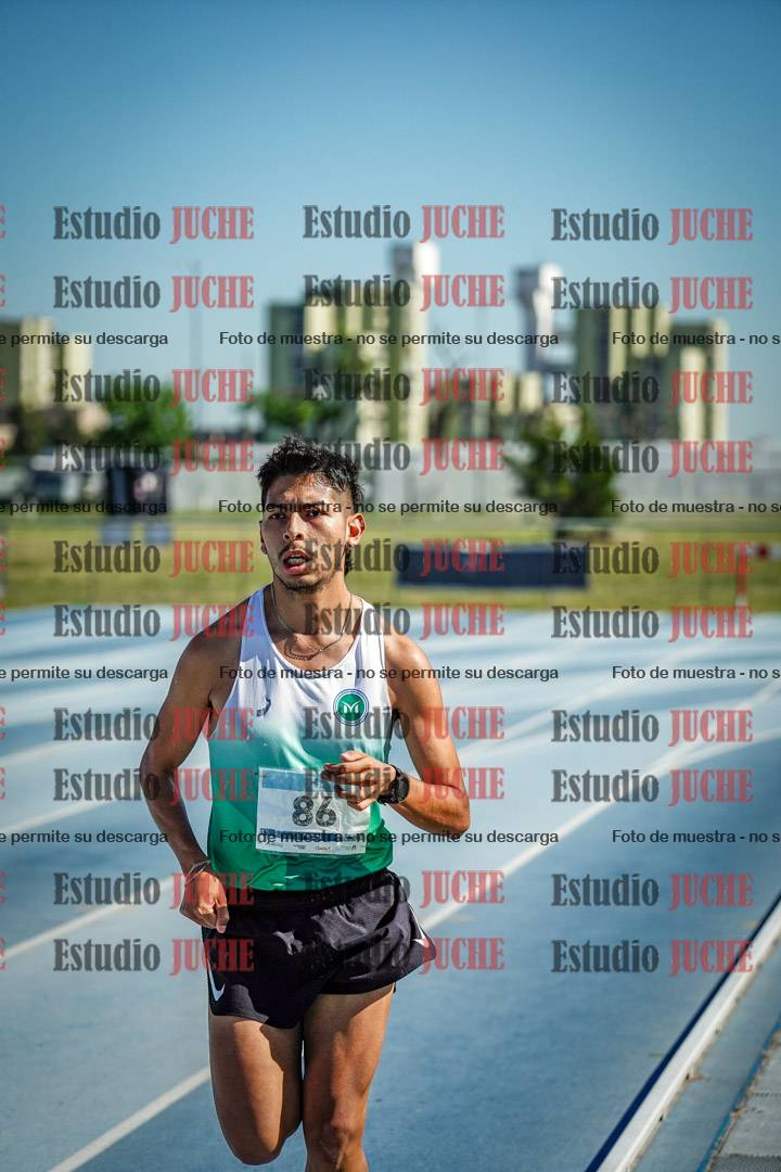 Fotos de los 5000 m de mujeres y varones - serie 1