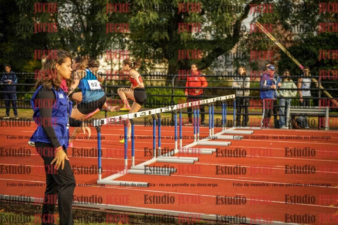 Fotos de los 100 m con vallas de mujeres