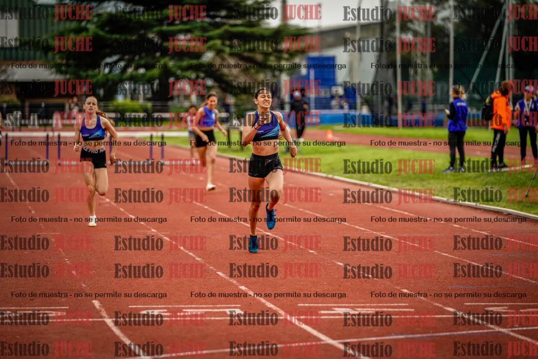 Fotos de los 295 m con vallas de mujeres