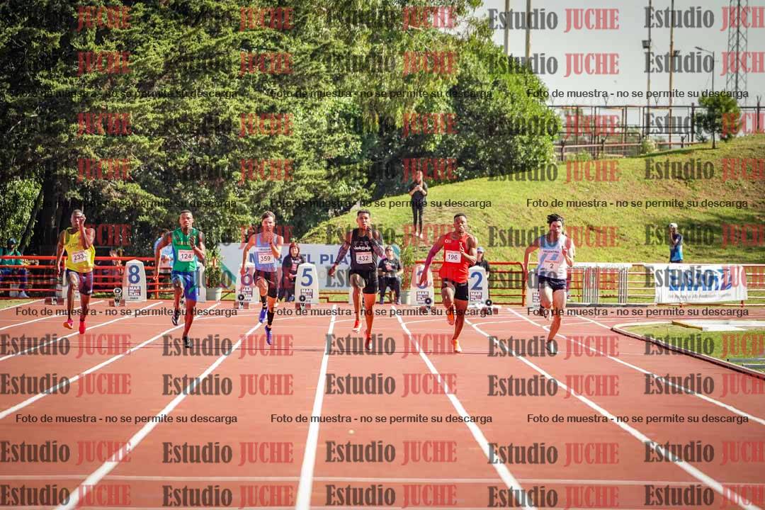 Fotos de los 100 m llanos de varones - deca 1