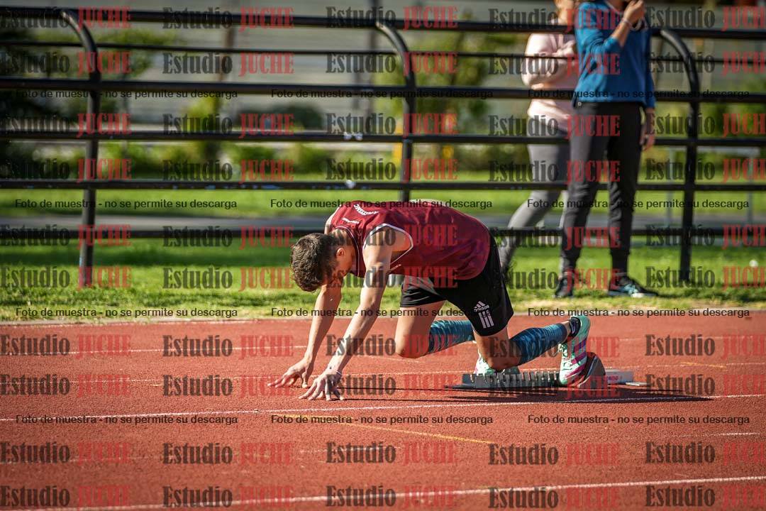 Fotos de los 295 m con vallas de varones