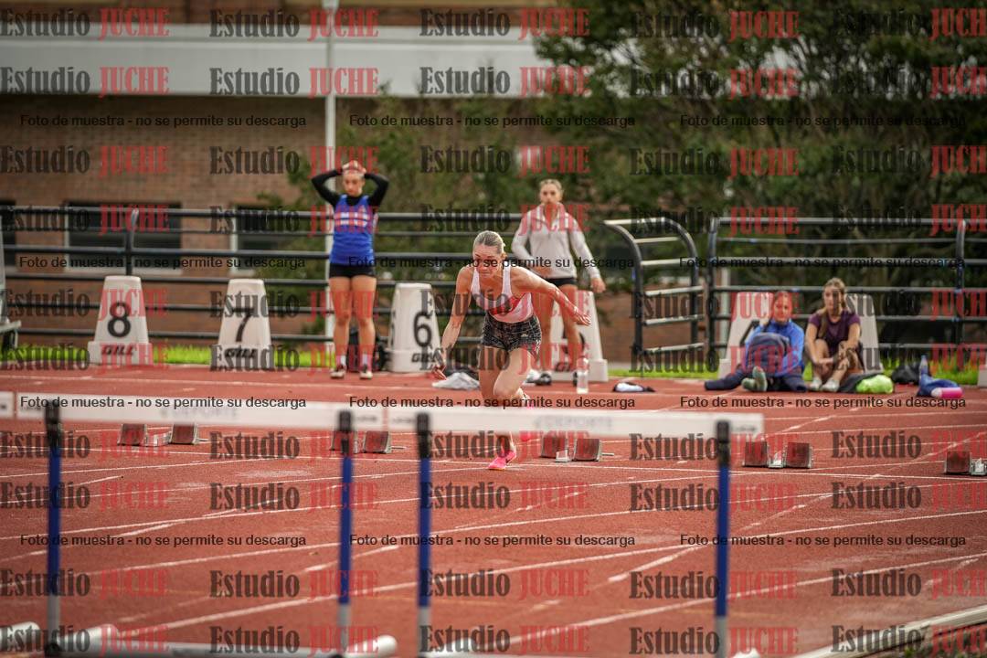Fotos de los 100 m con vallas de mujeres