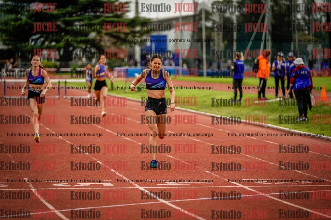 Fotos de los 295 m con vallas de mujeres