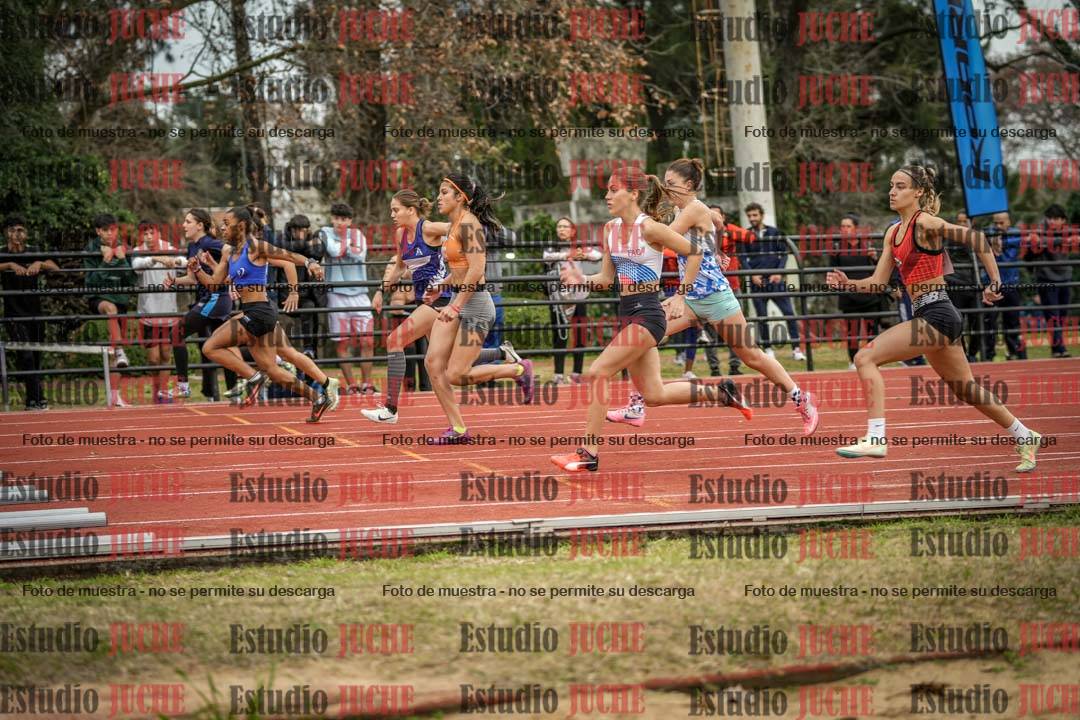 Fotos de los 100 m con vallas de mujeres