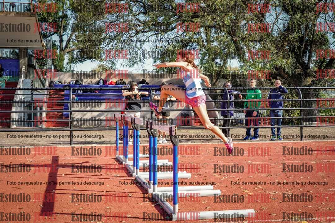 Fotos de los 80 m con vallas de mujeres - U16
