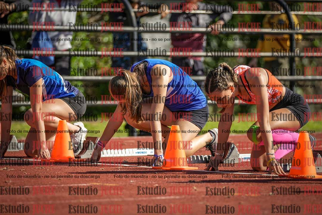 Fotos de los 80 m con vallas de mujeres - serie 1