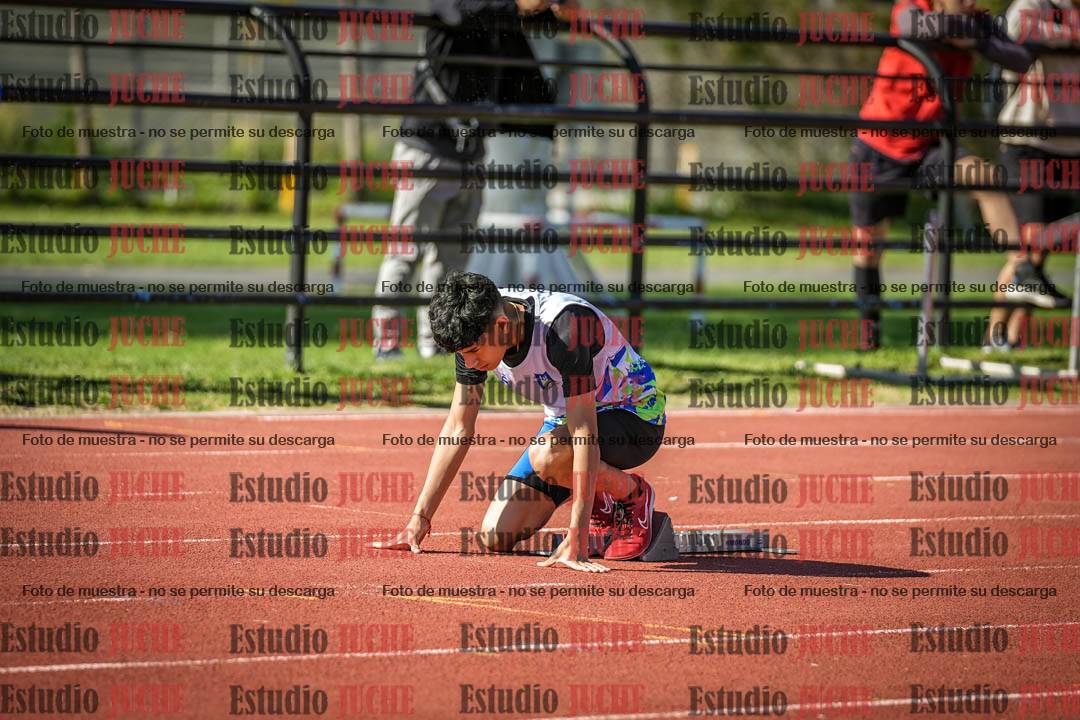 Fotos de los 295 m con vallas de varones