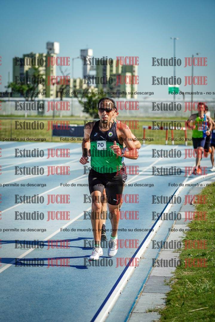 Fotos de los 5000 m de mujeres y varones - serie 1