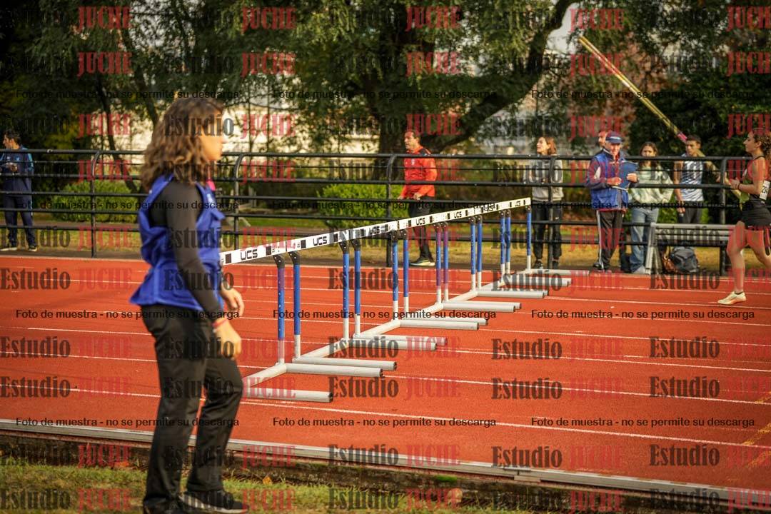 Fotos de los 100 m con vallas de mujeres