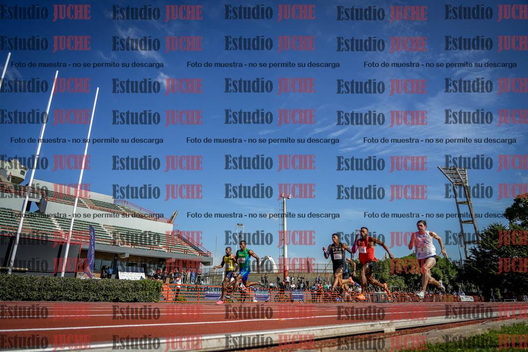 Fotos de los 100 m llanos de varones - deca 1