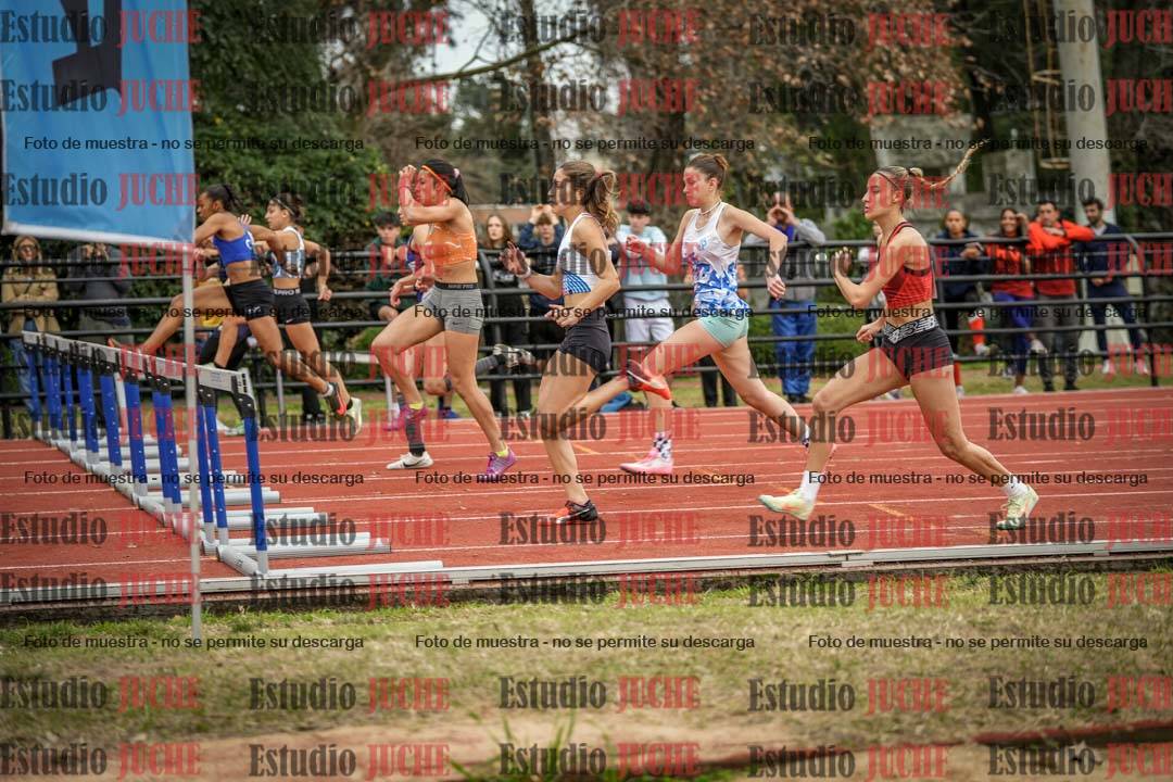 Fotos de los 100 m con vallas de mujeres