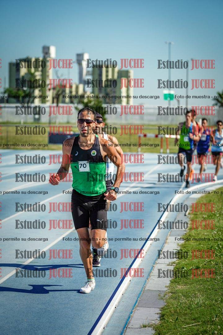 Fotos de los 5000 m de mujeres y varones - serie 1