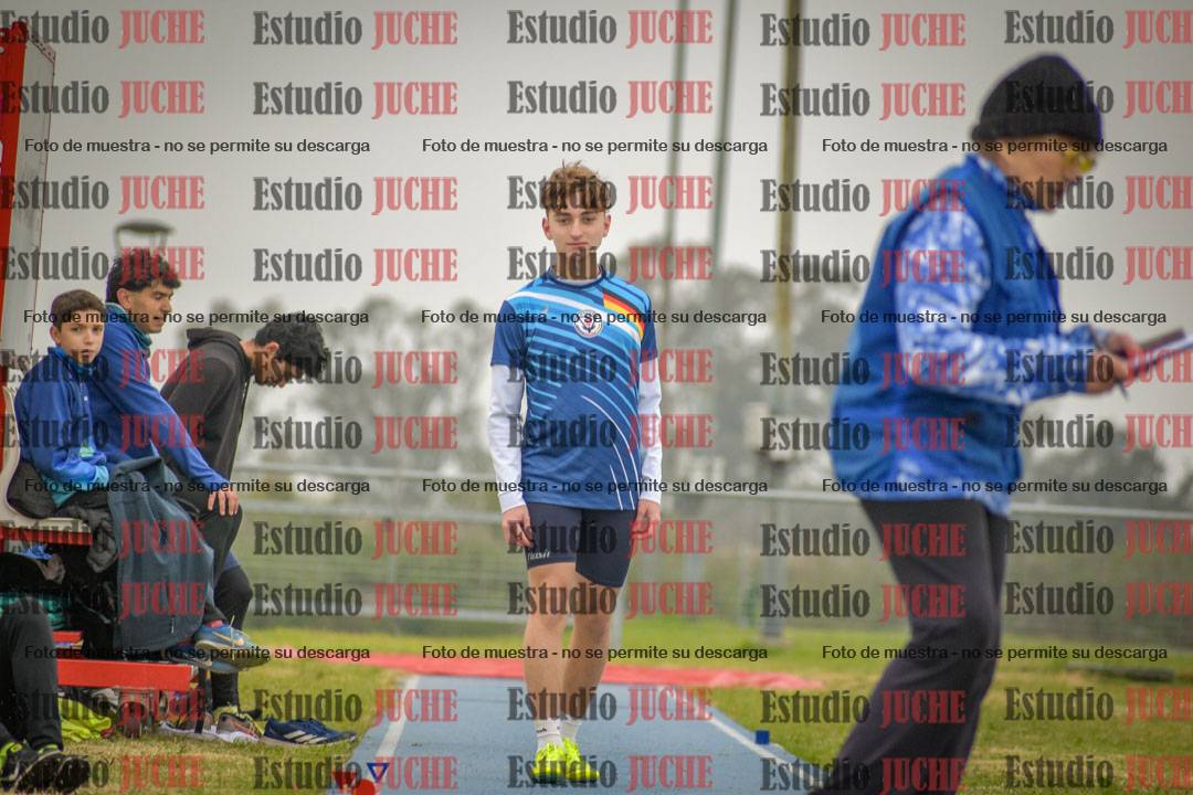 Fotos del salto en largo de varones - U18