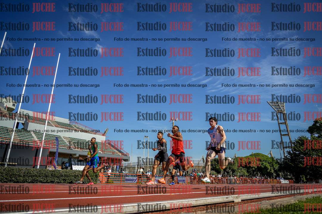 Fotos de los 100 m llanos de varones - deca 1